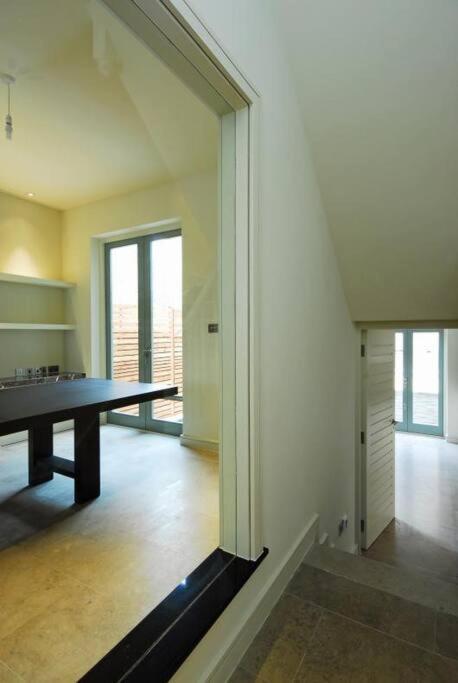 Quintessential Town House Close To Central Londra Esterno foto