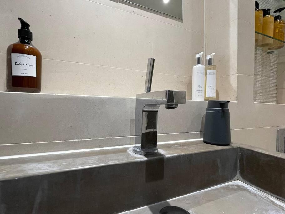 Quintessential Town House Close To Central Londra Esterno foto